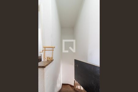 Escada de casa à venda com 3 quartos, 179m² em Jardim da Gloria, São Paulo
