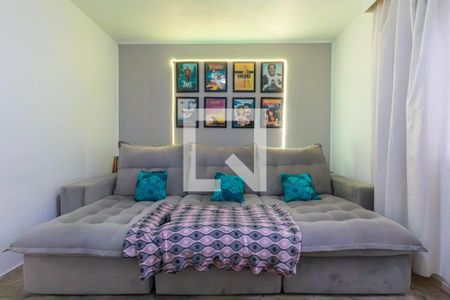 Sala de TV de casa para alugar com 2 quartos, 250m² em Vila Carrão, São Paulo