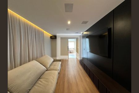Sala de TV de apartamento à venda com 3 quartos, 287m² em Alphaville, Barueri