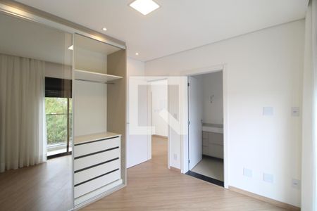 Suite 1 de casa de condomínio para alugar com 4 quartos, 460m² em Jardim Prudência, São Paulo