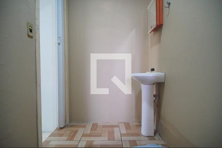 Banheiro de kitnet/studio para alugar com 1 quarto, 22m² em Santos Dumont, São Leopoldo