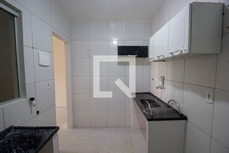 Cozinha de casa para alugar com 2 quartos, 48m² em Qnm 1, Brasília