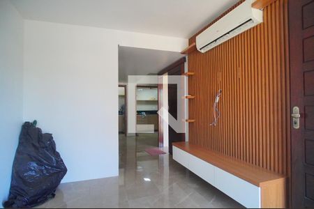 Sala de casa de condomínio à venda com 2 quartos, 100m² em Boa Vista, Novo Hamburgo