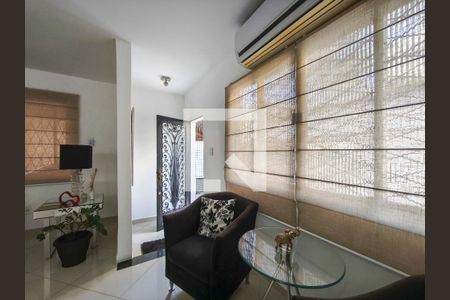 Sala de casa à venda com 4 quartos, 246m² em Vila Isabel, Rio de Janeiro