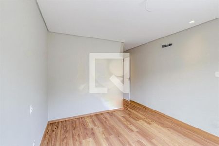 Casa à venda com 4 quartos, 350m² em Granja Julieta, São Paulo