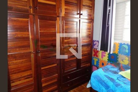 Casa à venda com 3 quartos, 180m² em Vila Santo Estefano, São Paulo