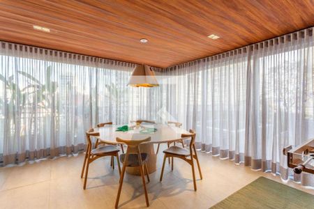 Apartamento à venda com 2 quartos, 220m² em Moema, São Paulo