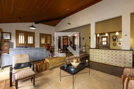 Sala com Lareira de casa de condomínio à venda com 4 quartos, 500m² em Retiro do Chale, Brumadinho