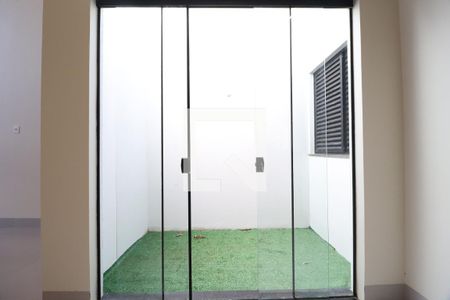 Sala - Jardim de inverno de casa para alugar com 3 quartos, 160m² em Novo Mundo, Uberlândia