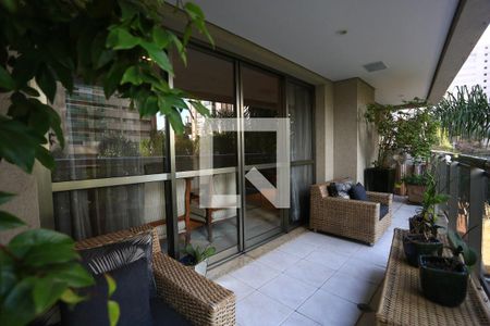 Varanda de apartamento à venda com 3 quartos, 212m² em Vila Suzana, São Paulo