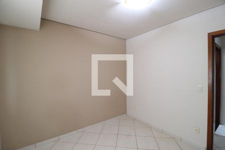 Quarto 1 de casa para alugar com 7 quartos, 370m² em Alto Umuarama, Uberlândia