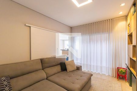 Sala de TV de casa de condomínio à venda com 4 quartos, 320m² em Swiss Park, Campinas