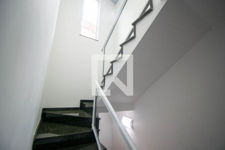 Escada de casa à venda com 5 quartos, 300m² em Jardim Textil, São Paulo