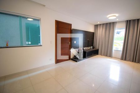 Sala de casa à venda com 5 quartos, 300m² em Jardim Textil, São Paulo