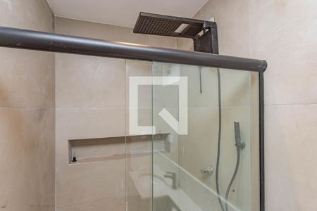 Banheiro de kitnet/studio para alugar com 1 quarto, 33m² em Aclimação, São Paulo