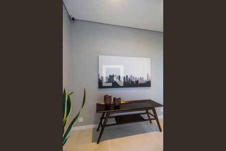 Hall de entrada de apartamento à venda com 3 quartos, 89m² em Centro Comercial Jubran, Barueri