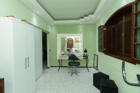 Sala 2 de casa para alugar com 4 quartos, 360m² em Novo Riacho, Contagem