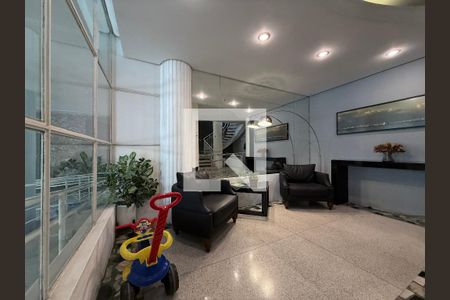 Hall de entrada de apartamento à venda com 2 quartos, 103m² em Floresta, Porto Alegre