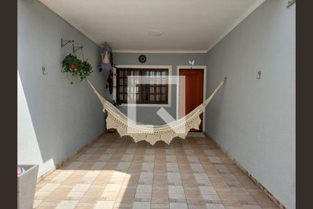 Garagem de casa à venda com 3 quartos, 147m² em Vila Marari, São Paulo