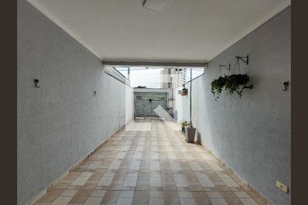 Garagem de casa à venda com 3 quartos, 147m² em Vila Marari, São Paulo