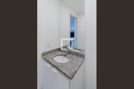 Banheiro de kitnet/studio para alugar com 1 quarto, 25m² em Liberdade, São Paulo