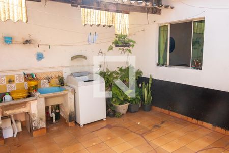 Quintal de casa à venda com 2 quartos, 80m² em Jardim Susana, São Paulo