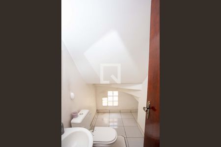 Lavabo de casa para alugar com 5 quartos, 250m² em Jardim Clelia, Diadema