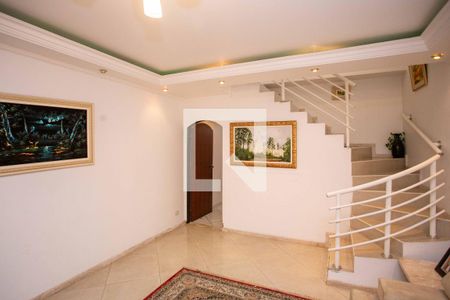 Sala de TV de casa para alugar com 5 quartos, 250m² em Jardim Clelia, Diadema