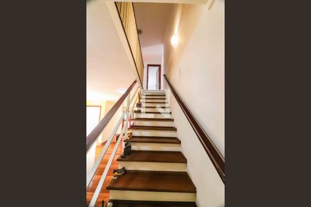 Escadas de casa à venda com 4 quartos, 138m² em Jardim Trussardi, São Paulo