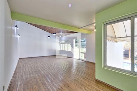 Casa de Condomínio à venda com 3 quartos, 375m² em Vila Cruzeiro, São Paulo