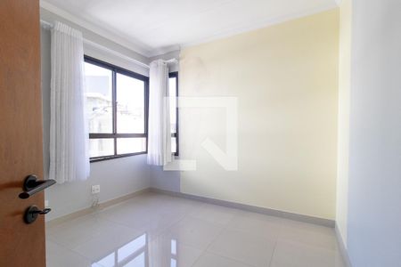 Quarto 1 de apartamento para alugar com 4 quartos, 124m² em Cristo Rei, Curitiba