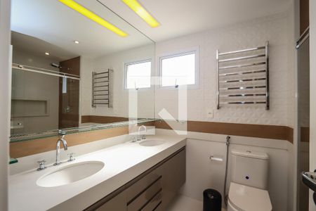 Banheiro da Suite de apartamento à venda com 3 quartos, 205m² em Jardim Paulista, São Paulo