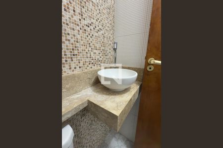 Lavabo de casa para alugar com 2 quartos, 59m² em Vila Antartica, Praia Grande