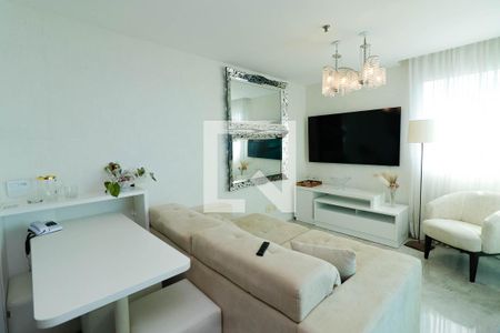 Sala de apartamento para alugar com 1 quarto, 58m² em Barra da Tijuca, Rio de Janeiro