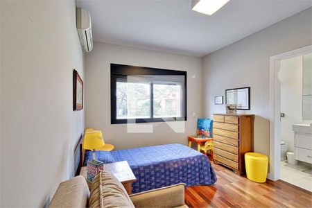 Casa à venda com 3 quartos, 304m² em Granja Julieta, São Paulo