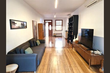 Casa à venda com 4 quartos, 229m² em Chácara Monte Alegre, São Paulo