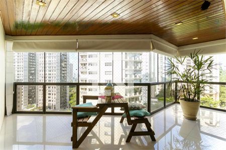 Apartamento à venda com 4 quartos, 216m² em Jardim Fonte do Morumbi, São Paulo