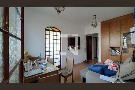 Casa à venda com 5 quartos, 312m² em João Pinheiro, Belo Horizonte