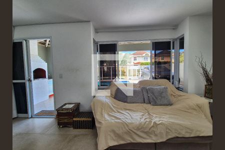 Sala de casa de condomínio à venda com 3 quartos, 180m² em Vargem Pequena, Rio de Janeiro