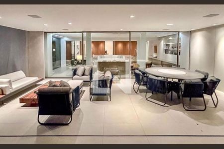 Casa à venda com 5 quartos, 700m² em Brooklin, São Paulo