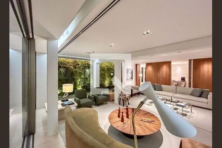 Casa à venda com 5 quartos, 700m² em Brooklin, São Paulo