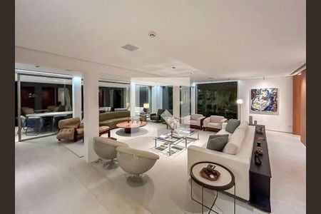 Casa à venda com 5 quartos, 700m² em Brooklin, São Paulo