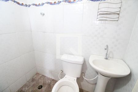 Banheiro de kitnet/studio para alugar com 1 quarto, 40m² em Jardim Ismenia, São José dos Campos