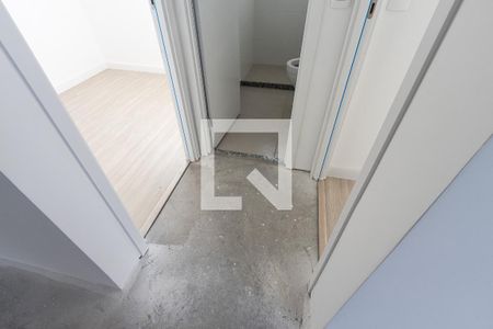 Corredor de apartamento à venda com 2 quartos, 40m² em Boaçava, São Paulo