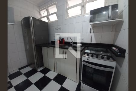 Cozinha de apartamento para alugar com 1 quarto, 42m² em Itararé, São Vicente