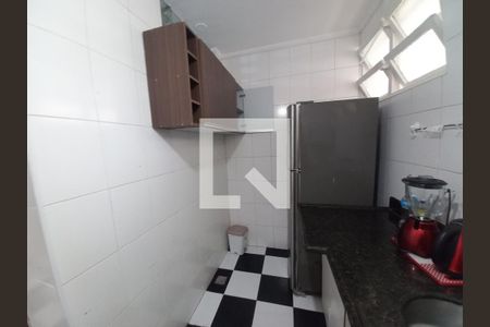 Cozinha de apartamento para alugar com 1 quarto, 42m² em Itararé, São Vicente