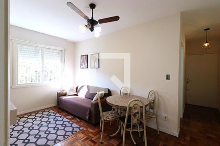 Sala de apartamento para alugar com 1 quarto, 50m² em Passo D’areia, Porto Alegre