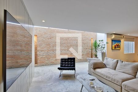 Casa à venda com 3 quartos, 256m² em Santo Amaro, São Paulo