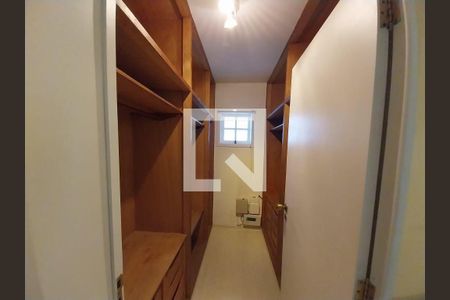 Casa à venda com 4 quartos, 285m² em Vila Progredior, São Paulo