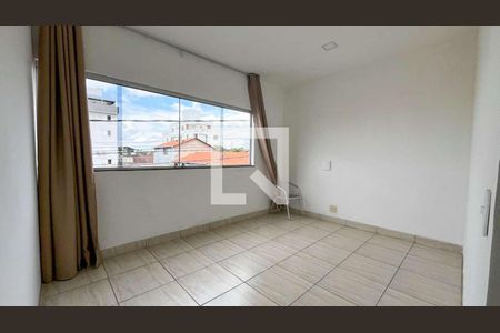 Casa à venda com 4 quartos, 300m² em Santa Terezinha, Belo Horizonte
